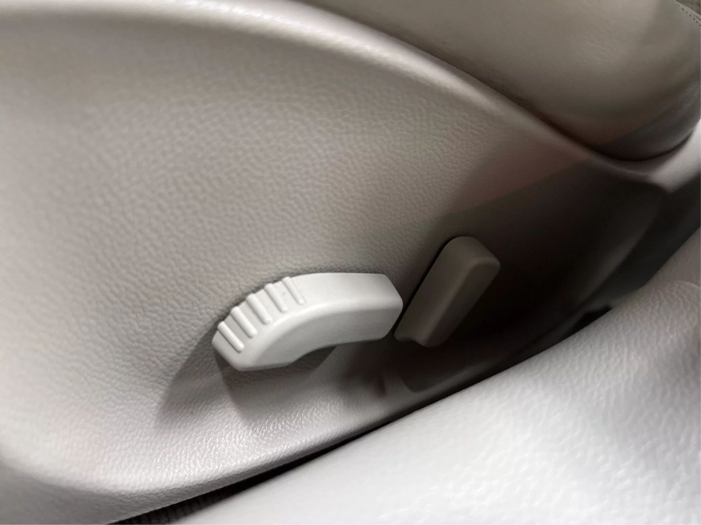 2012 Infiniti G - Image 29