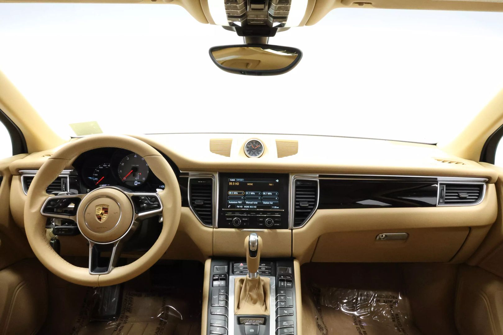 2016 Porsche Macan - Image 39