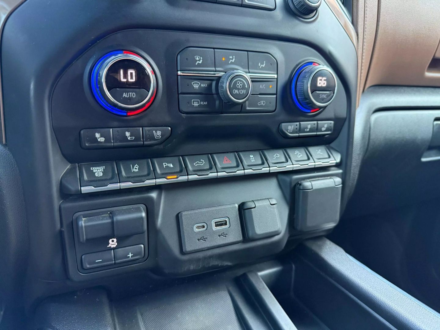 2021 Chevrolet Silverado 2500 Hd Crew Cab - Image 32