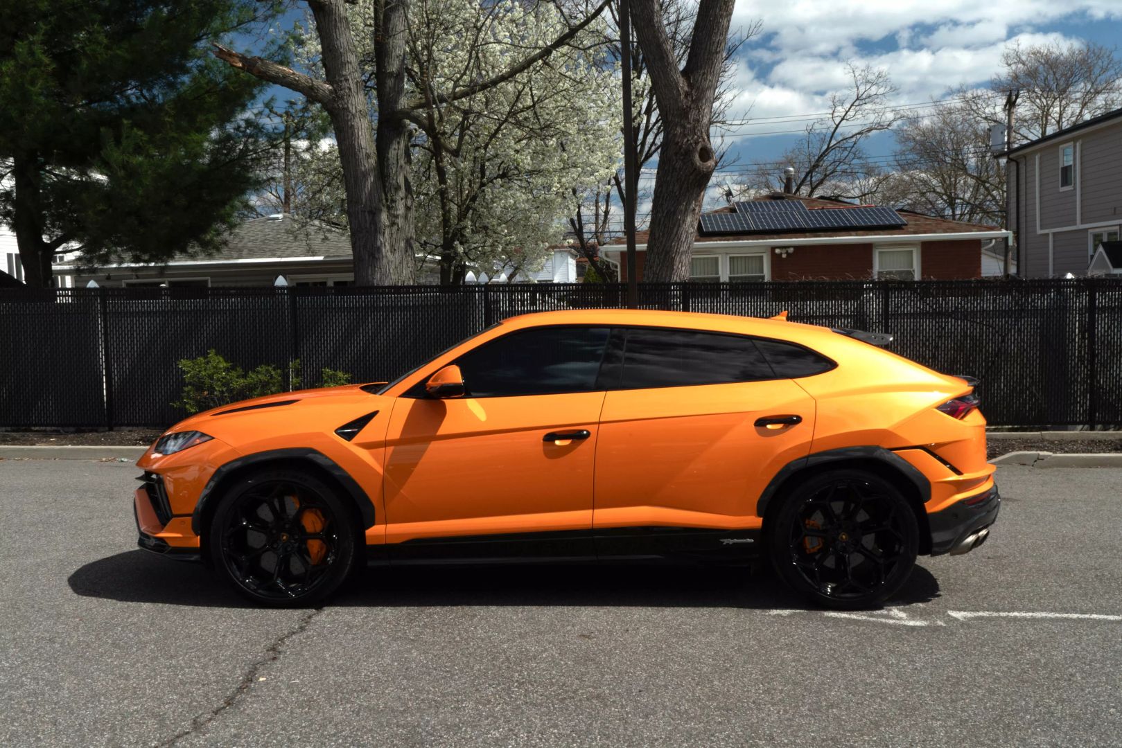 2023 Lamborghini Urus - Image 13