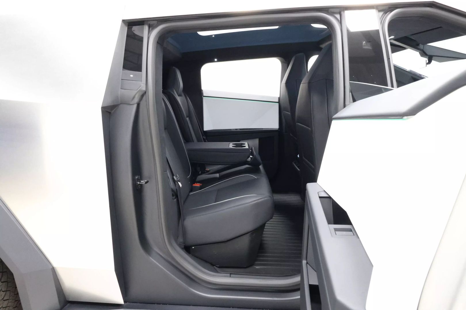 2024 Tesla Cybertruck - Image 95