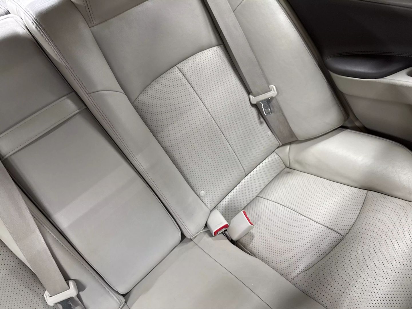 2012 Infiniti G - Image 31