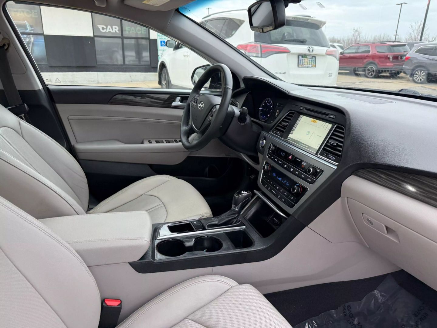 2015 Hyundai Sonata - Image 24