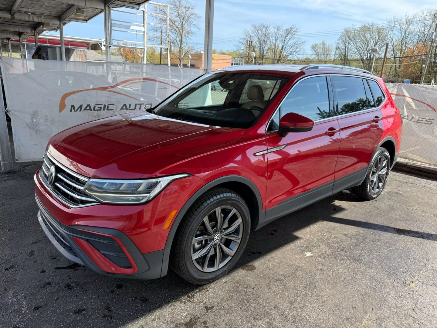 2022 Volkswagen Tiguan - Image 8