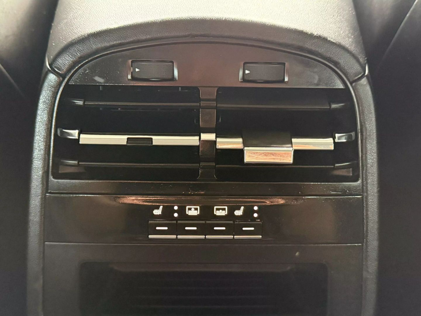 2017 Maserati Quattroporte - Image 29