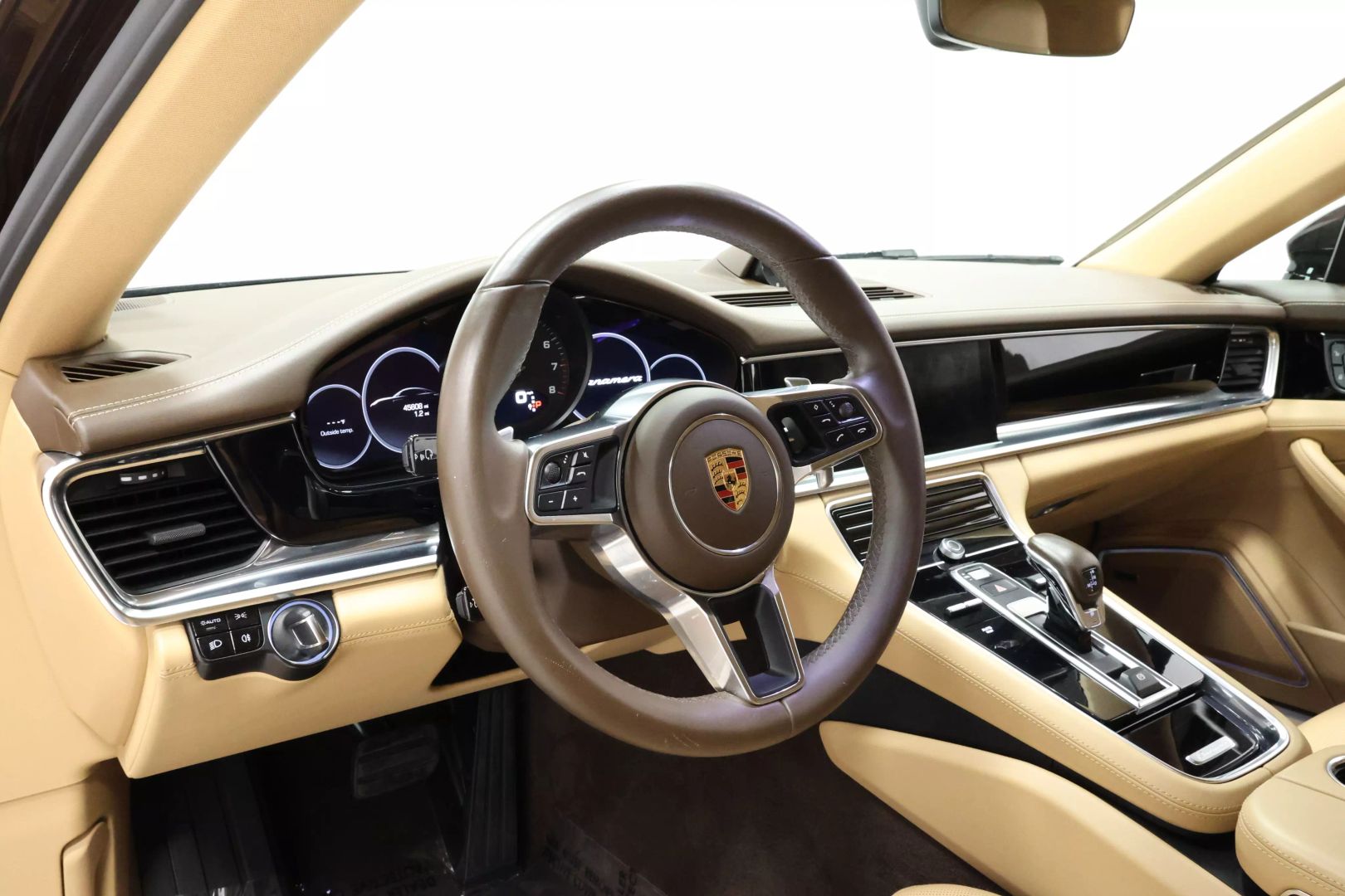 2017 Porsche Panamera - Image 2