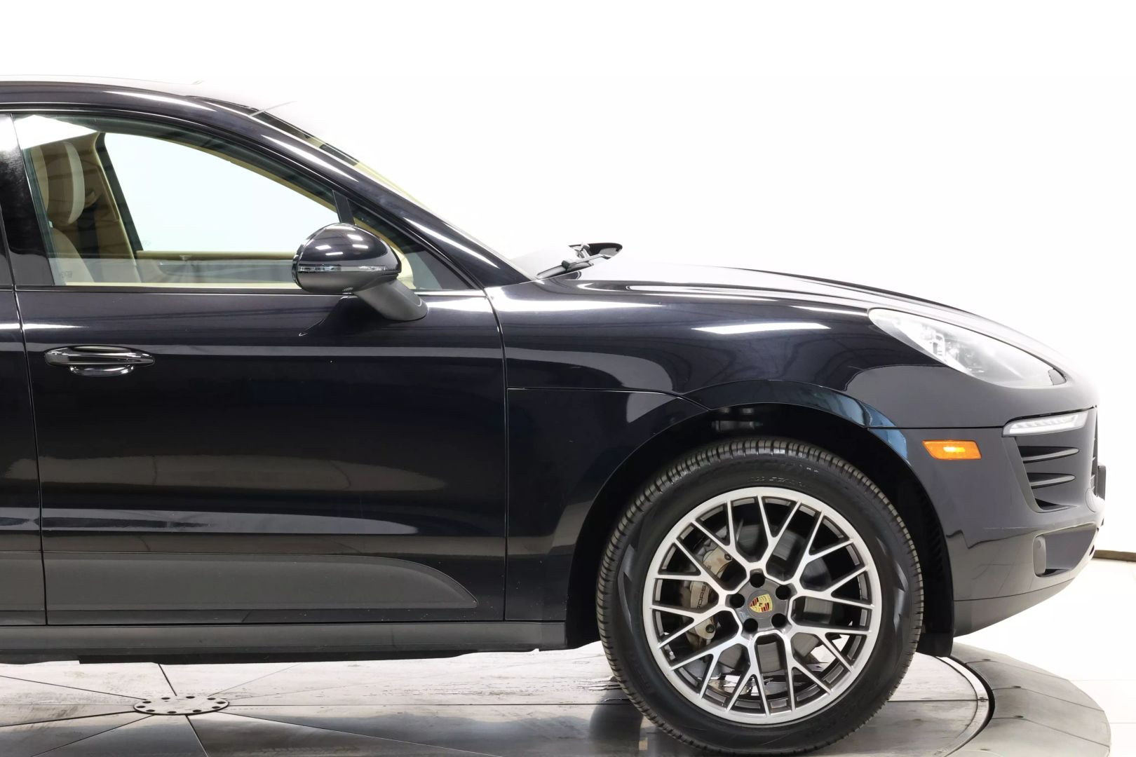 2016 Porsche Macan - Image 60