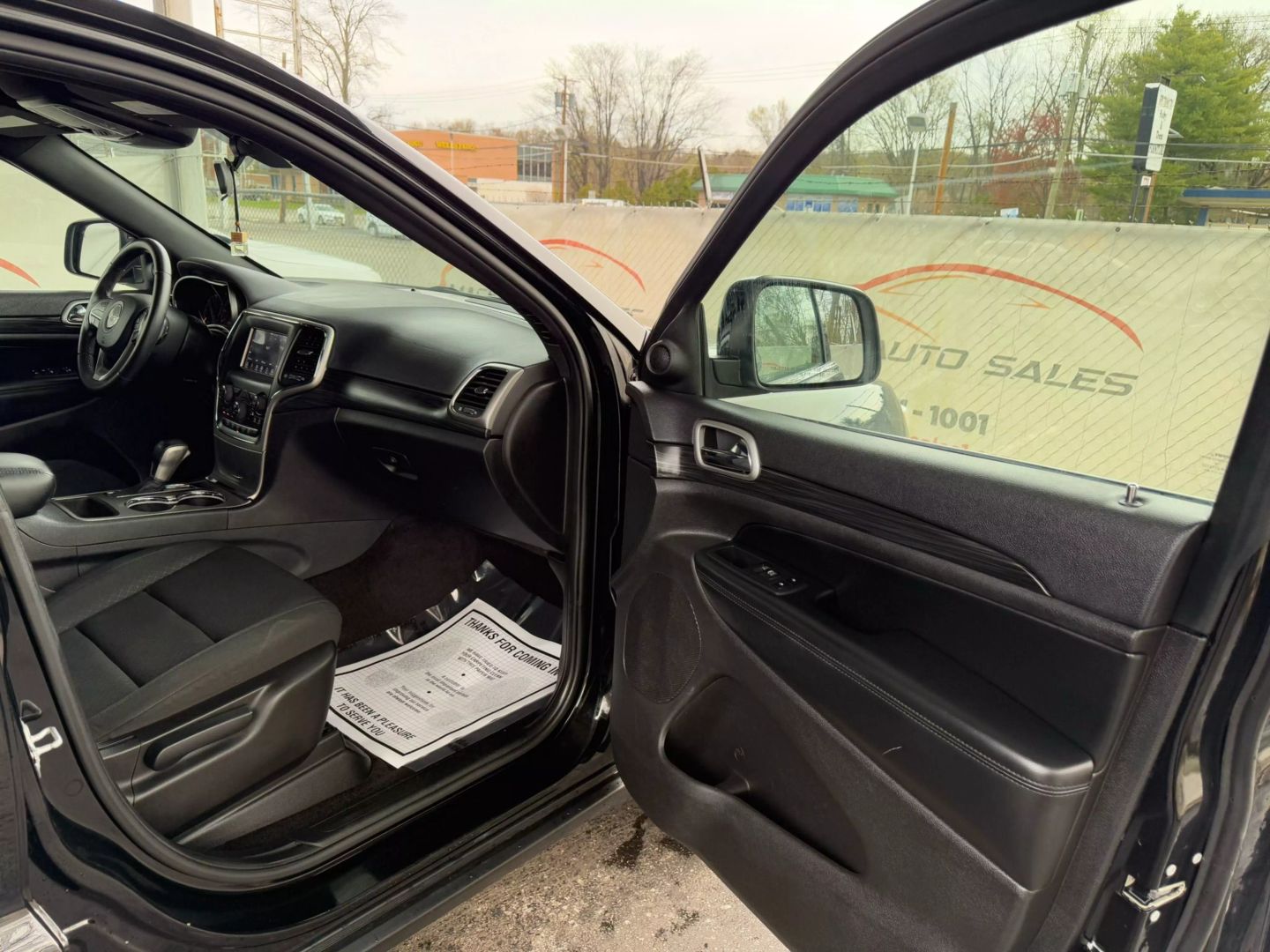 2019 Jeep Grand Cherokee - Image 24
