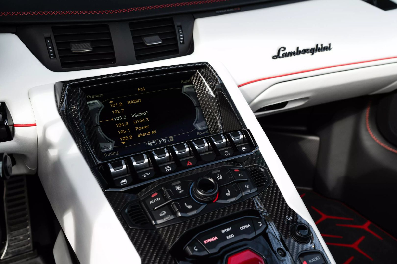 2021 Lamborghini Aventador - Image 63