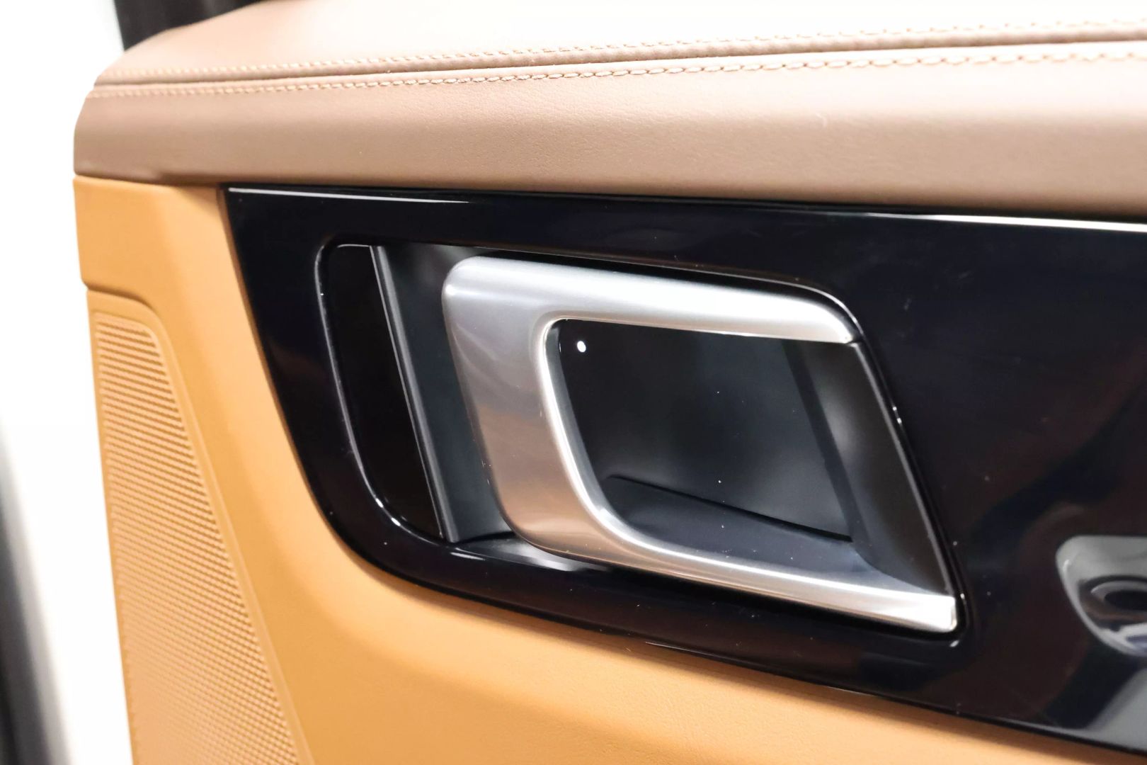 2021 Porsche Cayenne Coupe - Image 73