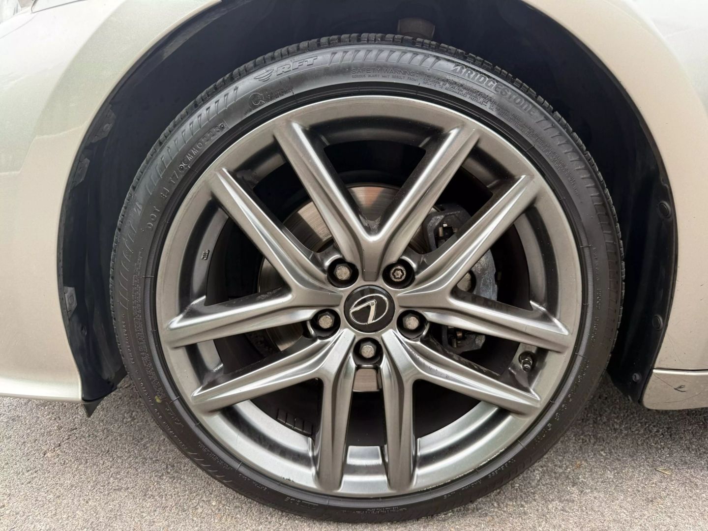 2015 Lexus Is - Image 10