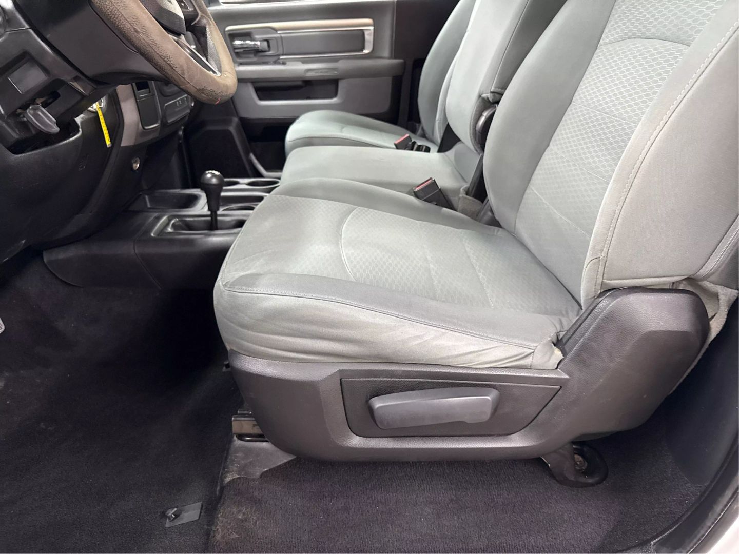 2017 Ram 2500 Regular Cab - Image 31