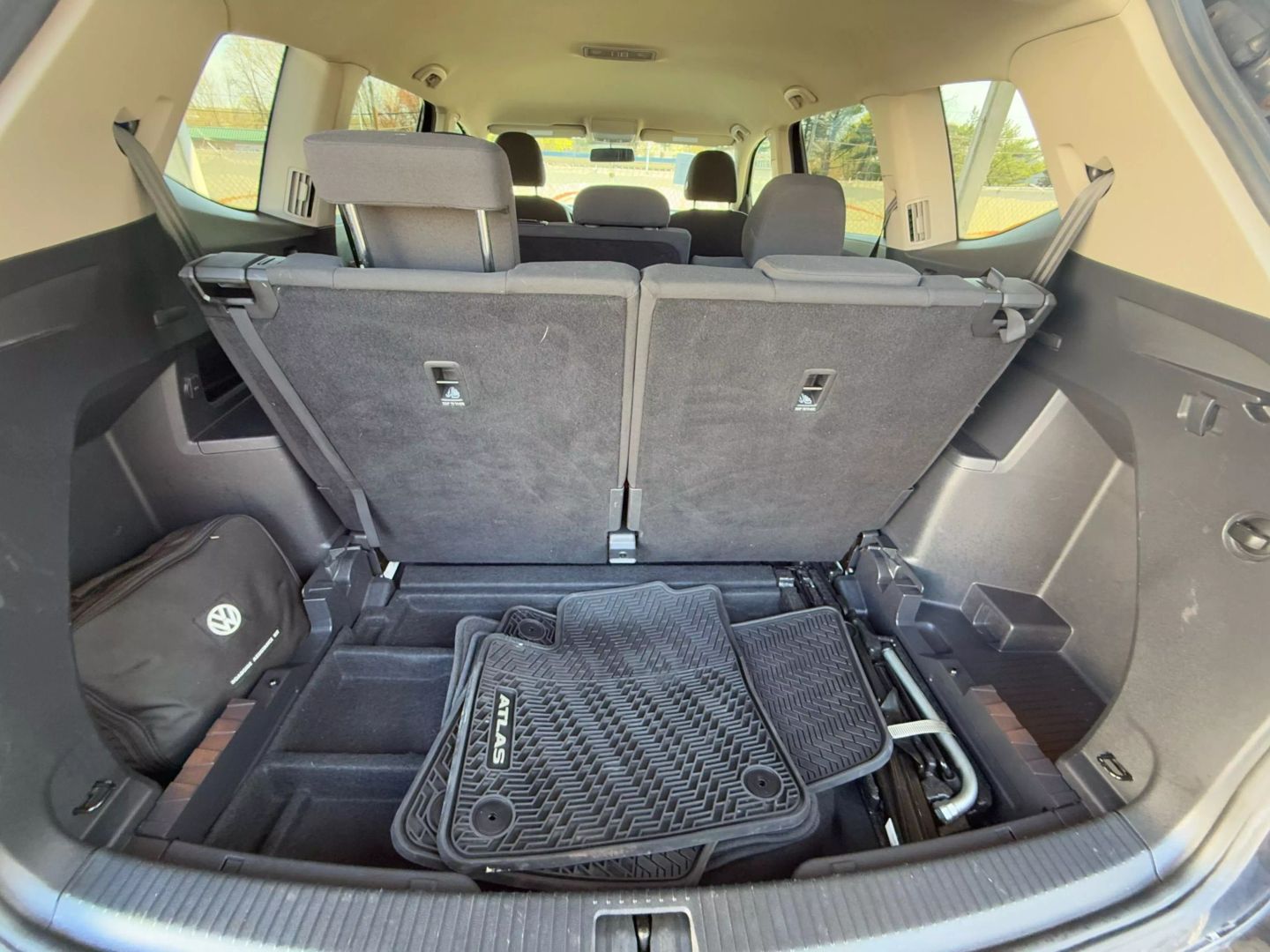 2018 Volkswagen Atlas - Image 20