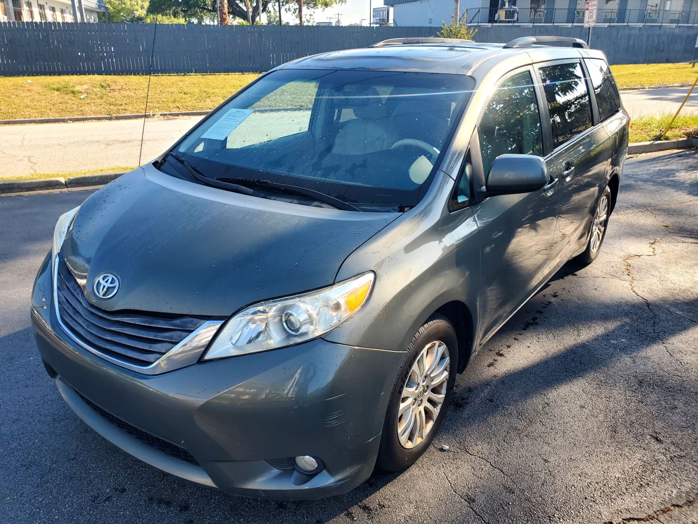 2011 Toyota Sienna XLE
