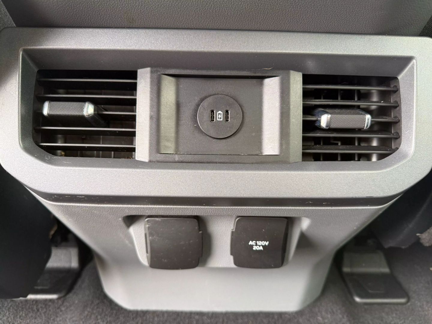 2023 Ford F250 Super Duty Crew Cab - Image 16