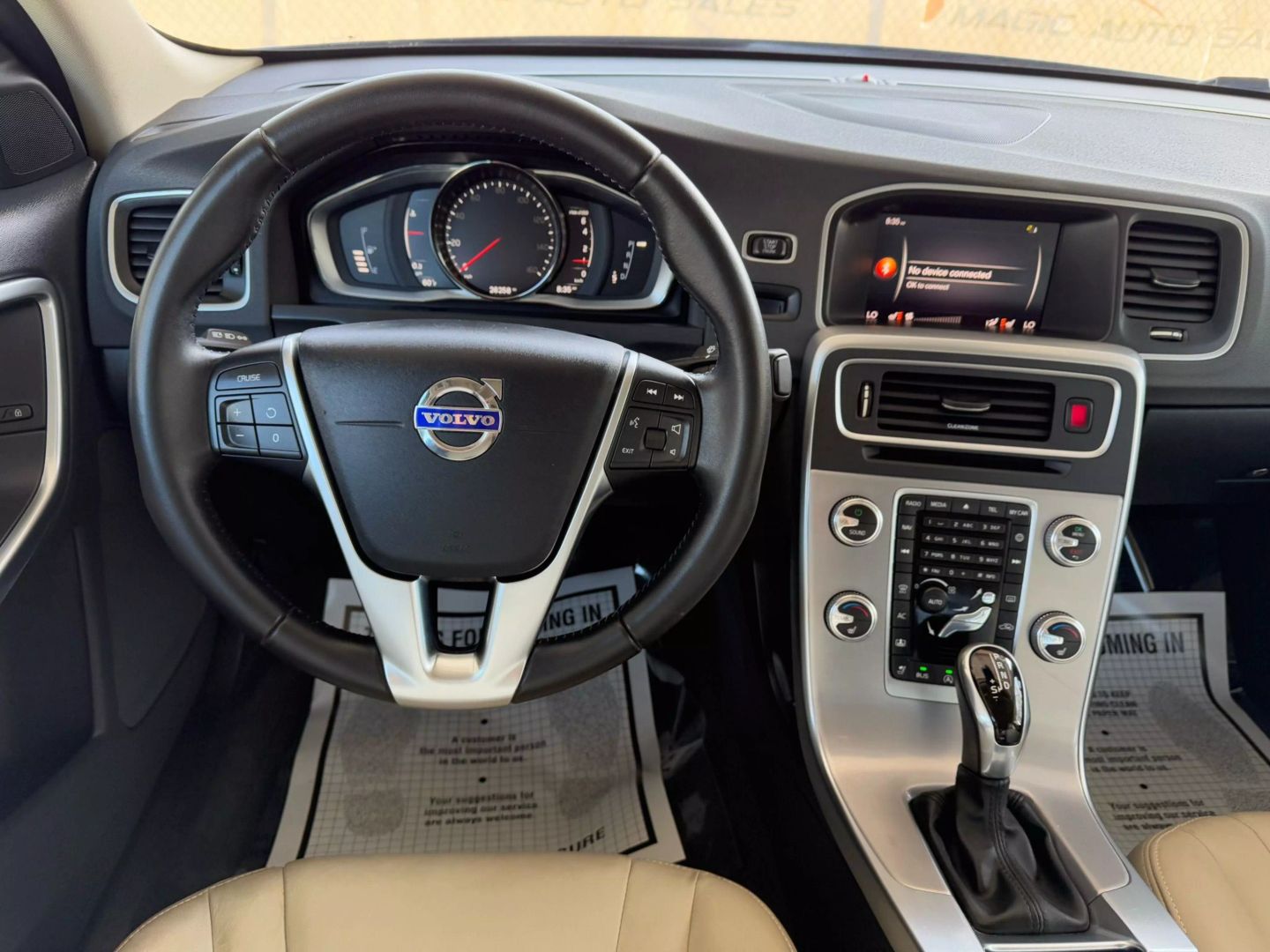 2017 Volvo S60 - Image 32
