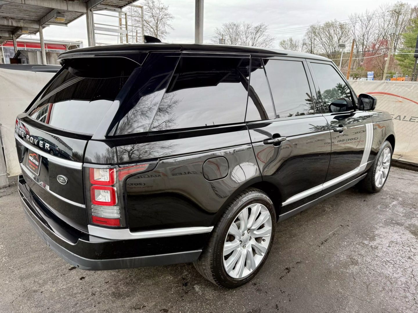 2017 Land Rover Range Rover - Image 12