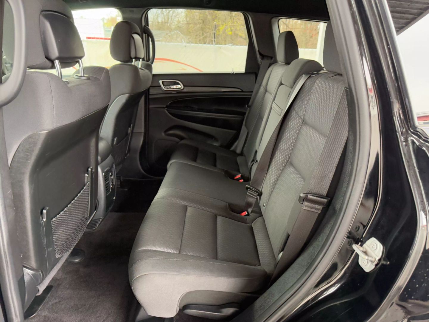 2019 Jeep Grand Cherokee - Image 18