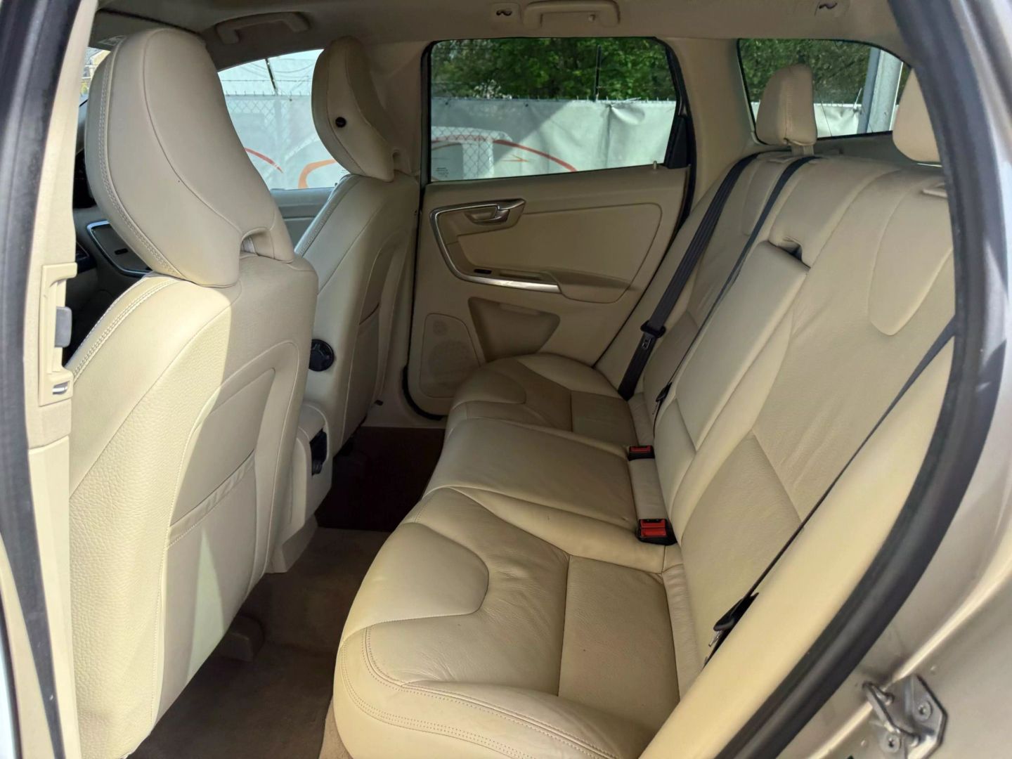 2014 Volvo Xc60 - Image 18