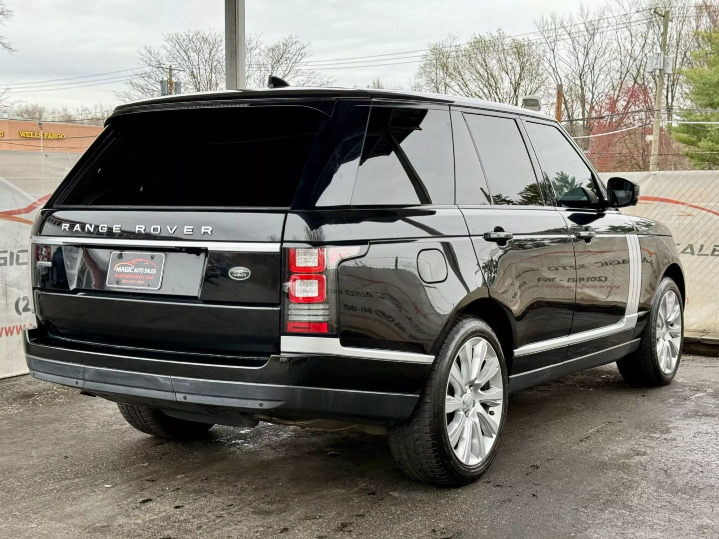 2017 Land Rover Range Rover - Image 11