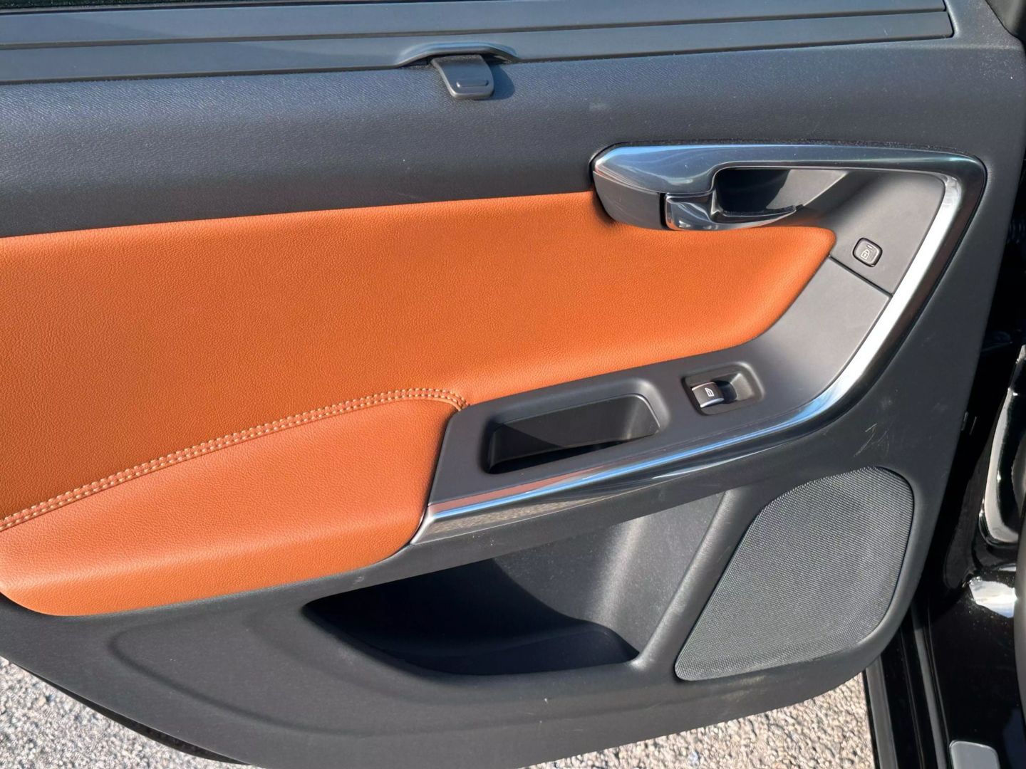 2016 Volvo S60 - Image 15