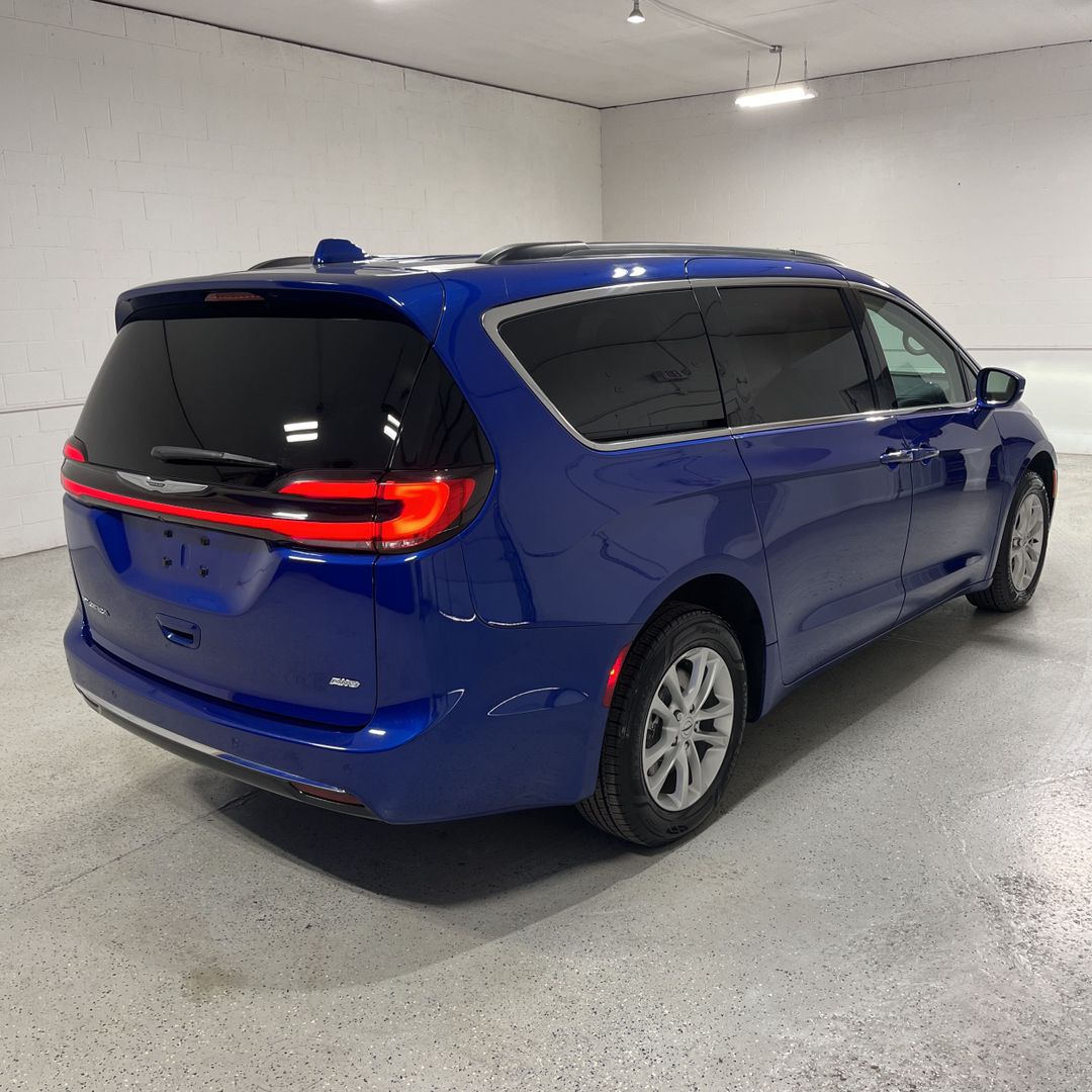Image 4 of 2021 CHRYSLER PACIFICA