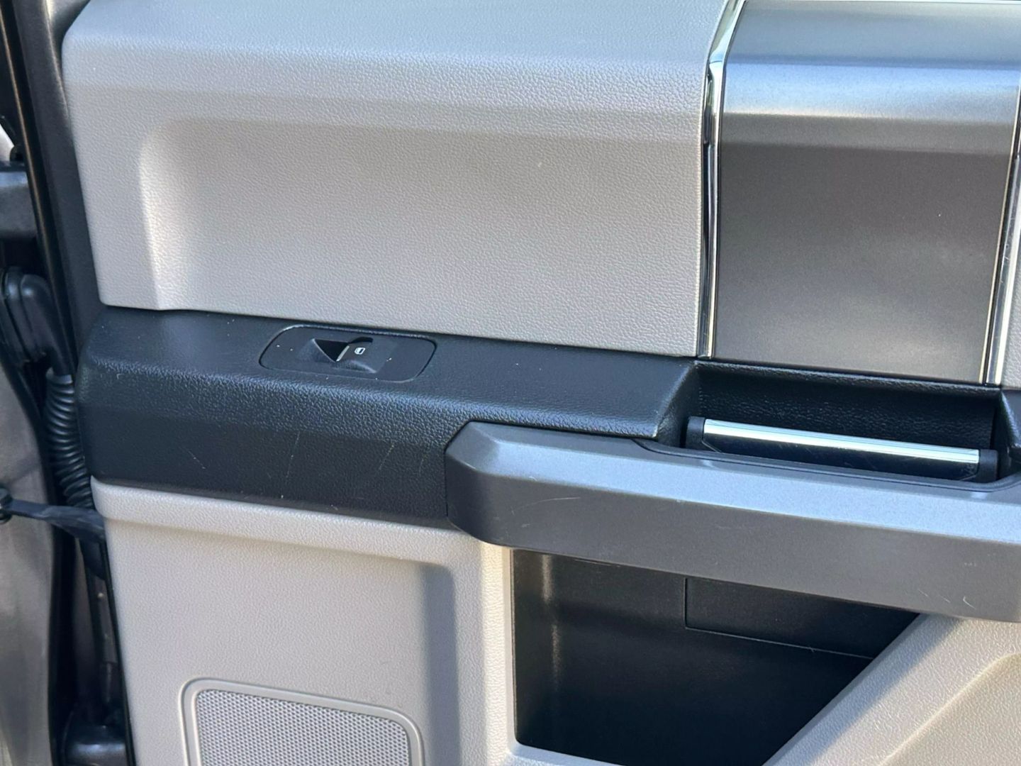 2015 Ford F150 Supercrew Cab - Image 21