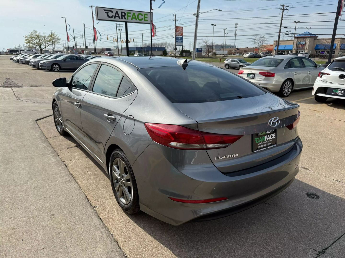 2018 Hyundai Elantra - Image 8