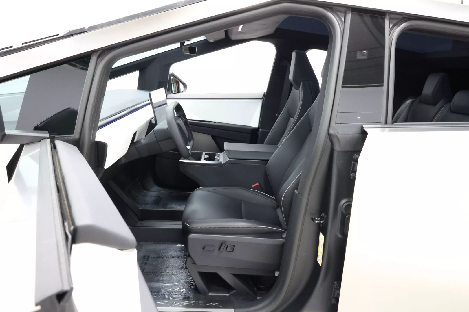 2024 Tesla Cybertruck - Image 14