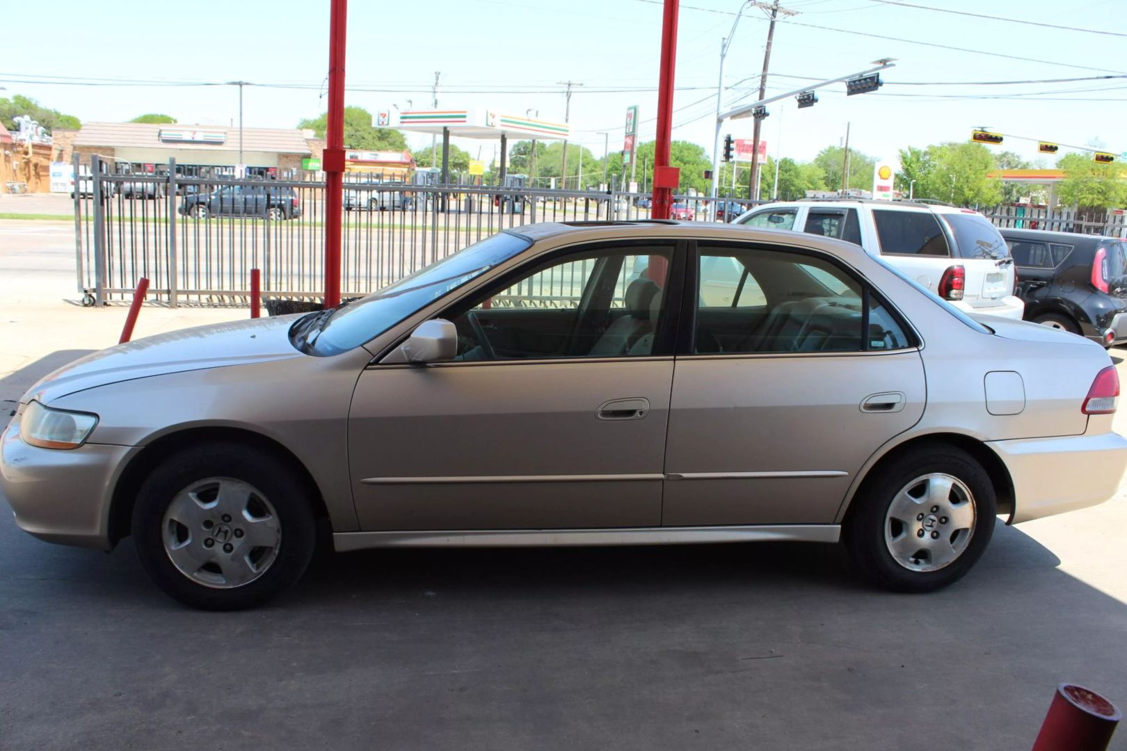 Used 2002 Honda Accord EX with VIN 1HGCG16542A039108 for sale in Dallas, TX