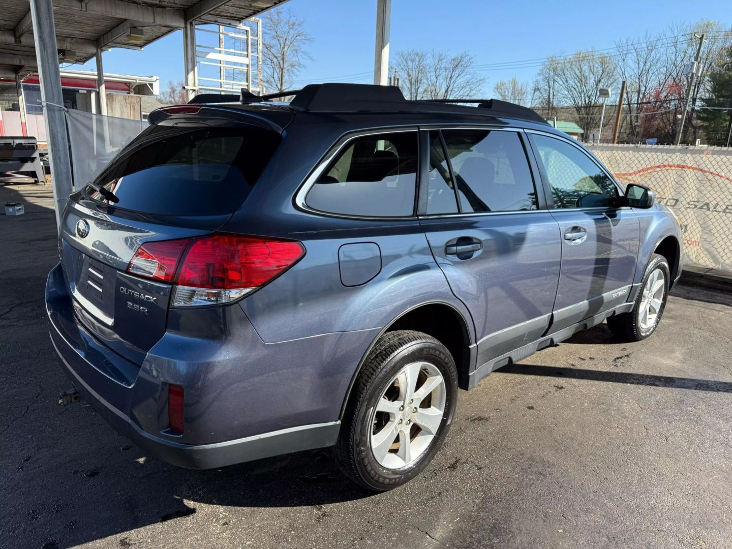 2014 Subaru Outback - Image 12