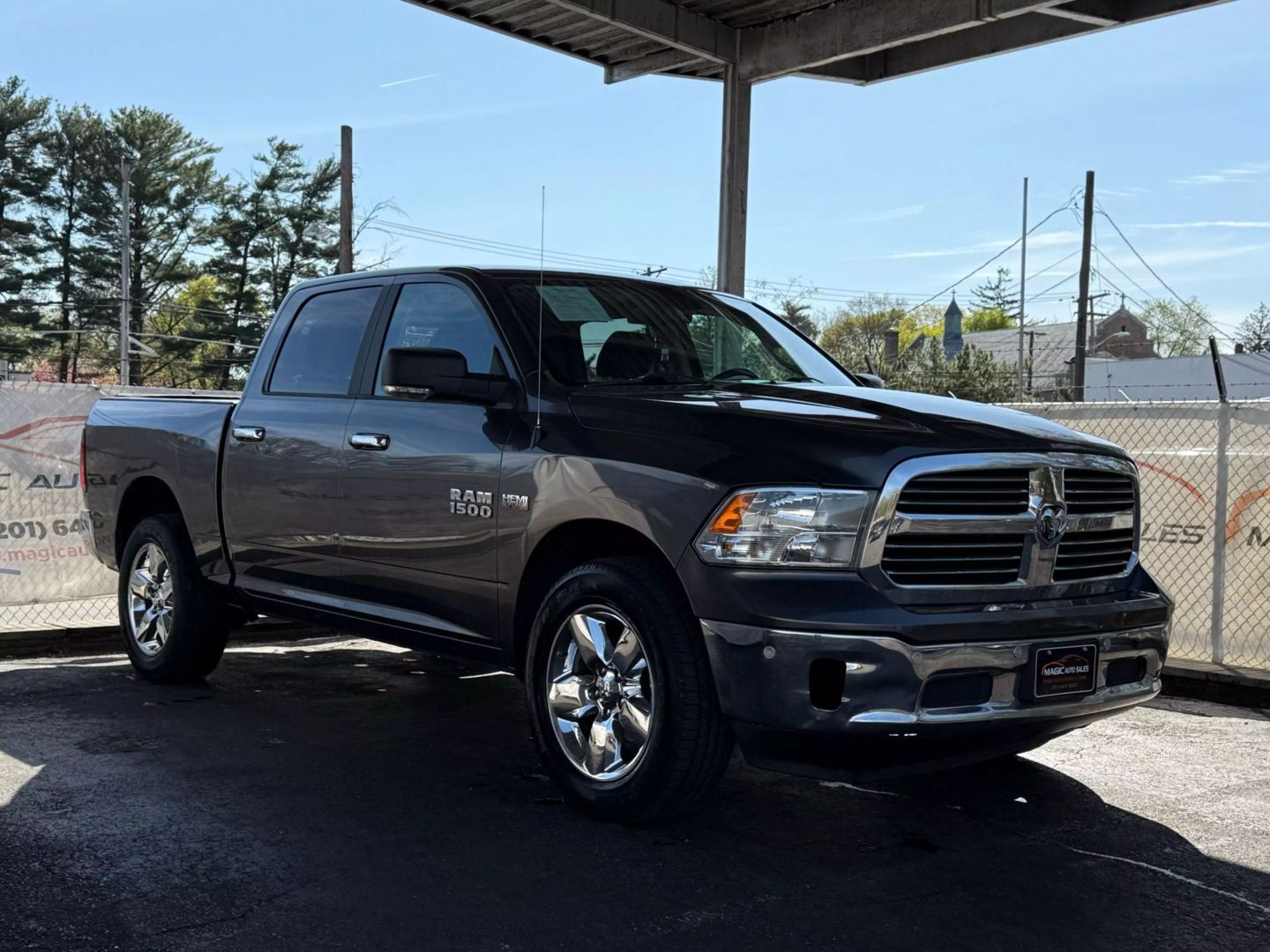 2017 Ram 1500 Crew Cab - Image 6