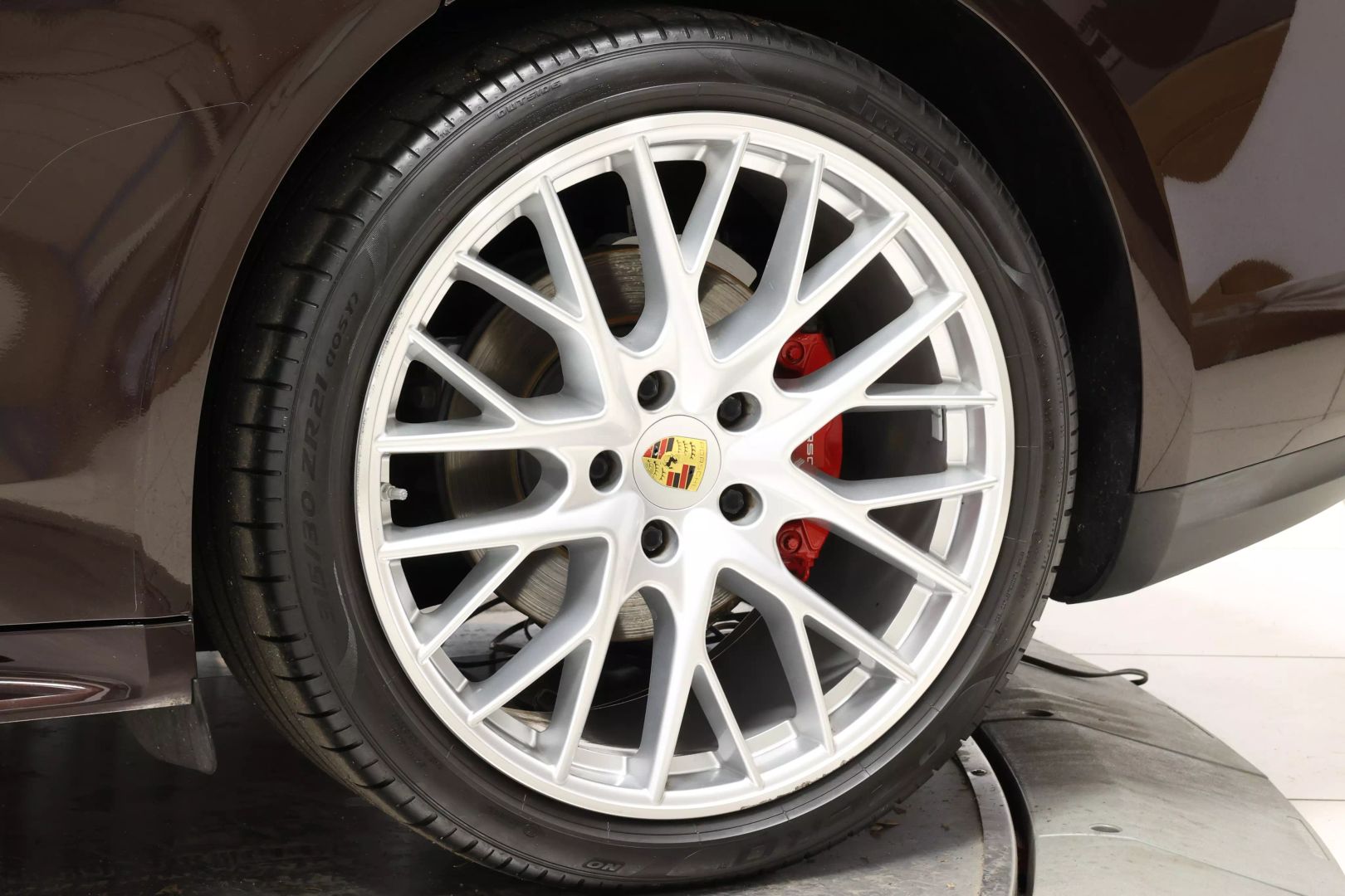 2017 Porsche Panamera - Image 102