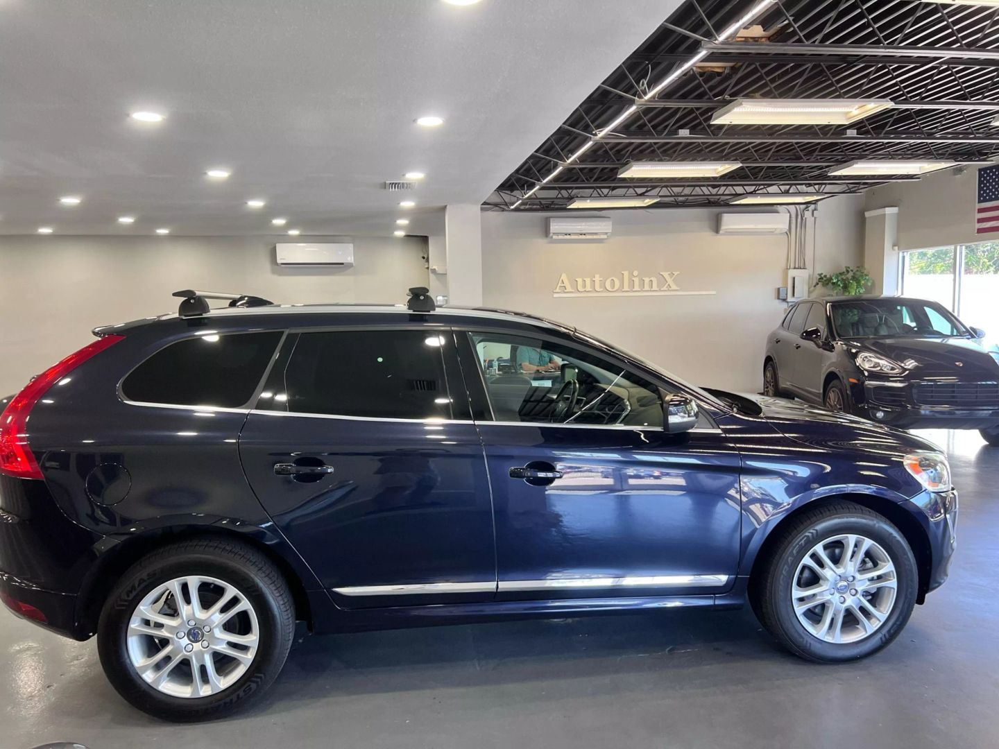 2016 Volvo Xc60 T5 Platinum Sport Utility 4d - Image 8