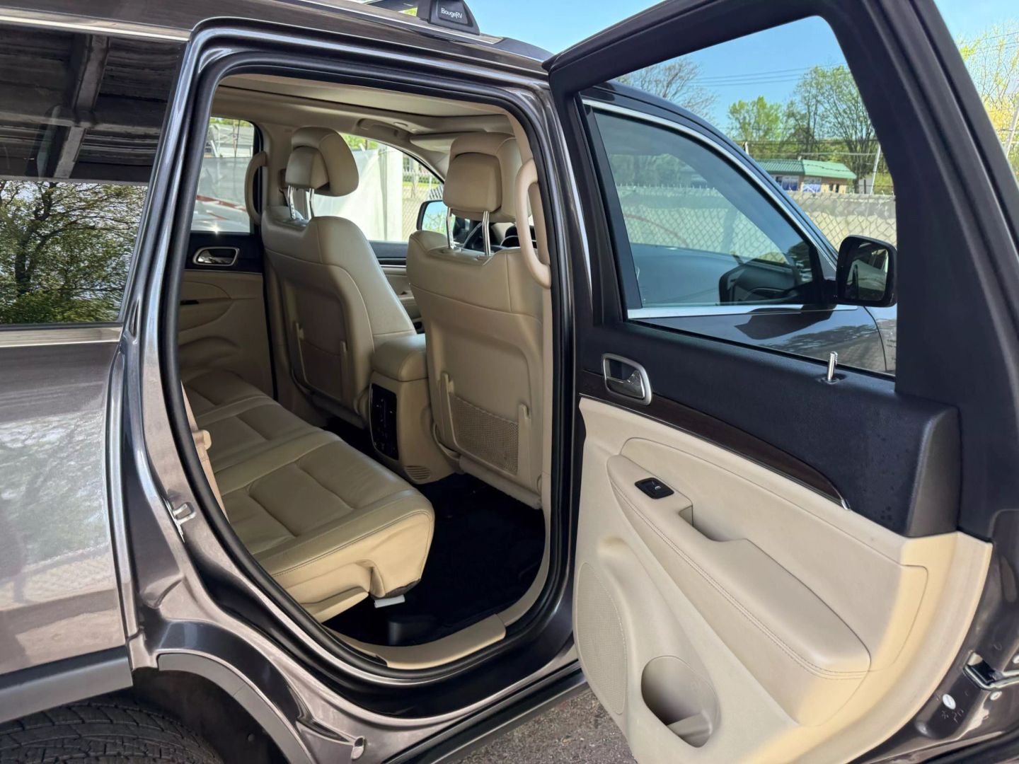 2018 Jeep Grand Cherokee - Image 21