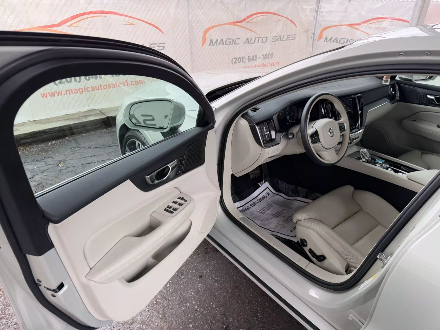2022 Volvo S60 - Image 14