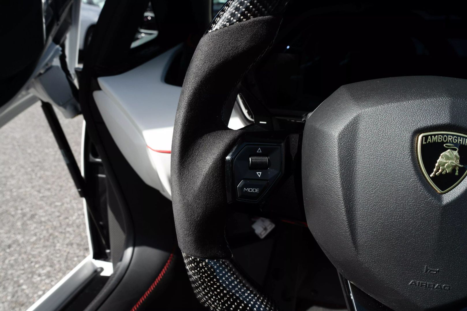 2021 Lamborghini Aventador - Image 59