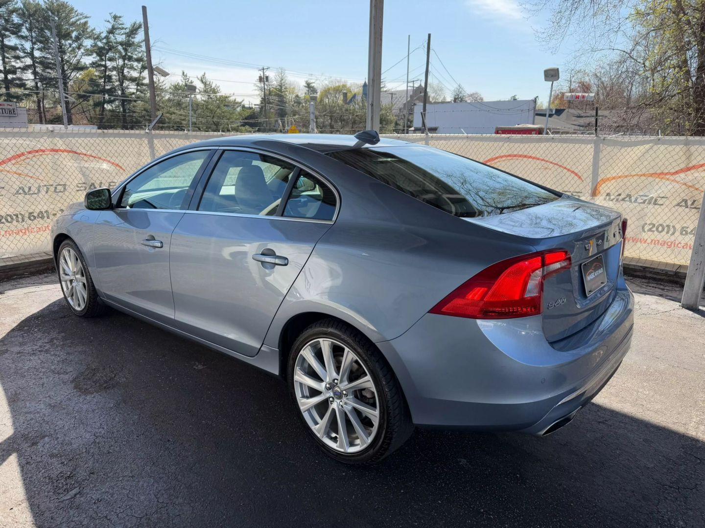 2017 Volvo S60 - Image 13