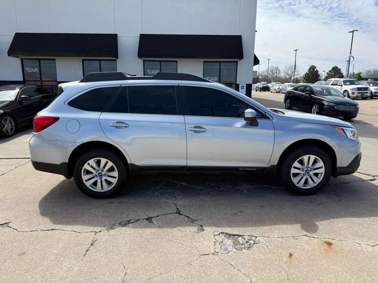 2016 Subaru Outback - Image 14