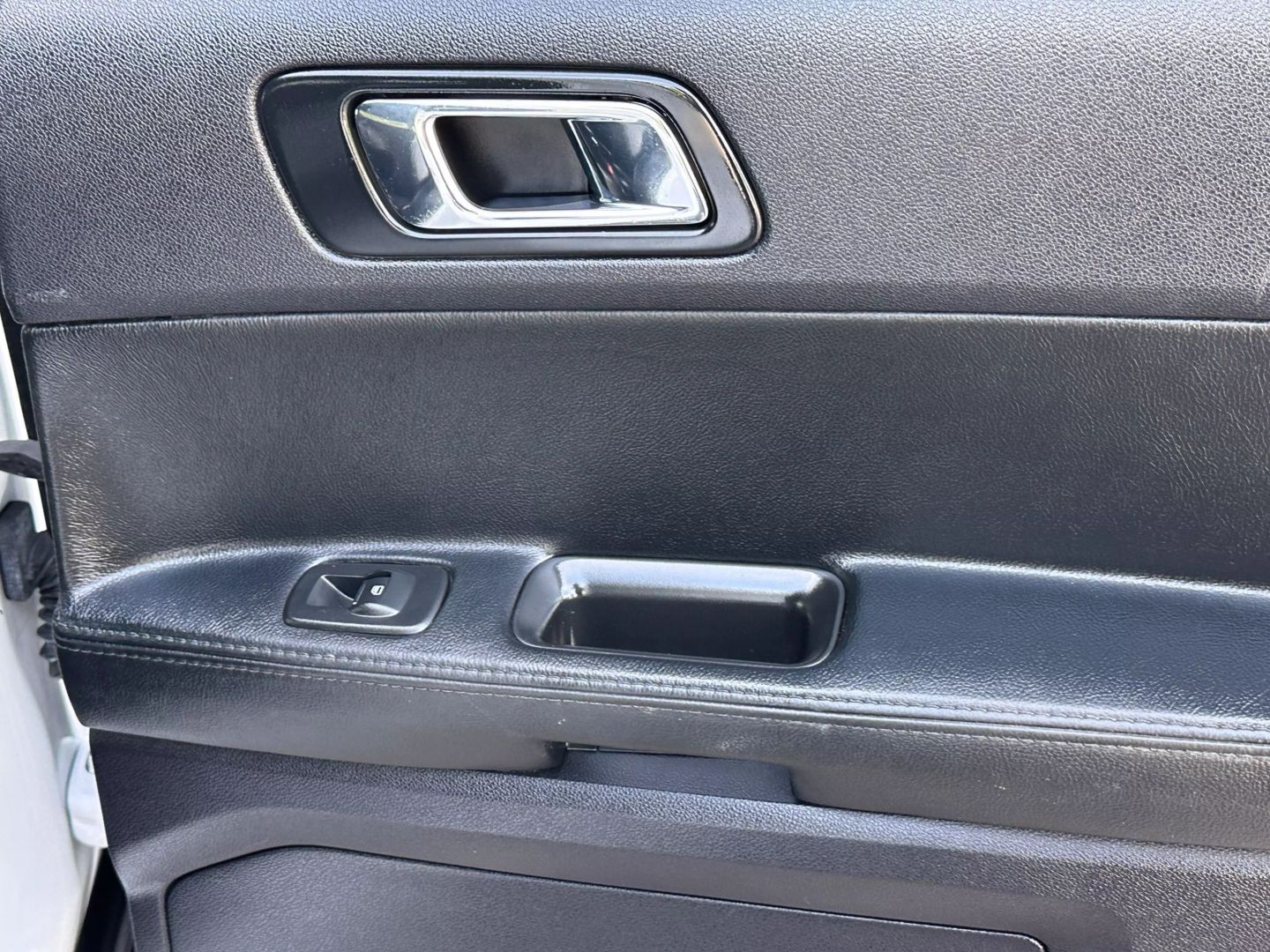 2019 Ford Explorer - Image 23