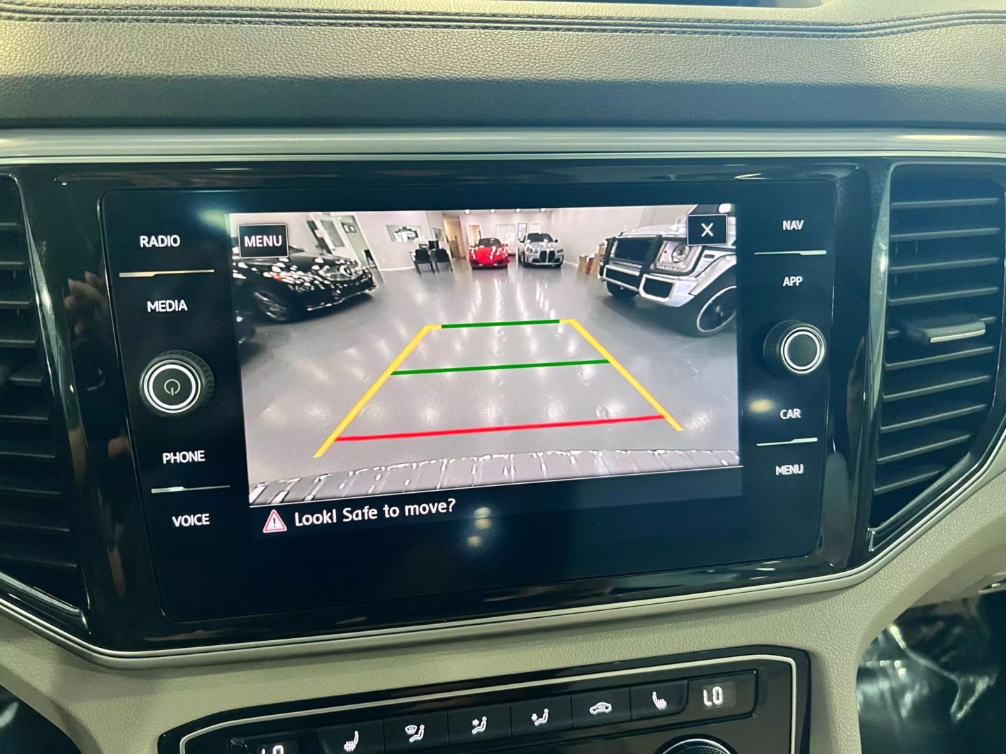 2019 Volkswagen Atlas Sel R-line Sport Utility 4d - Image 31