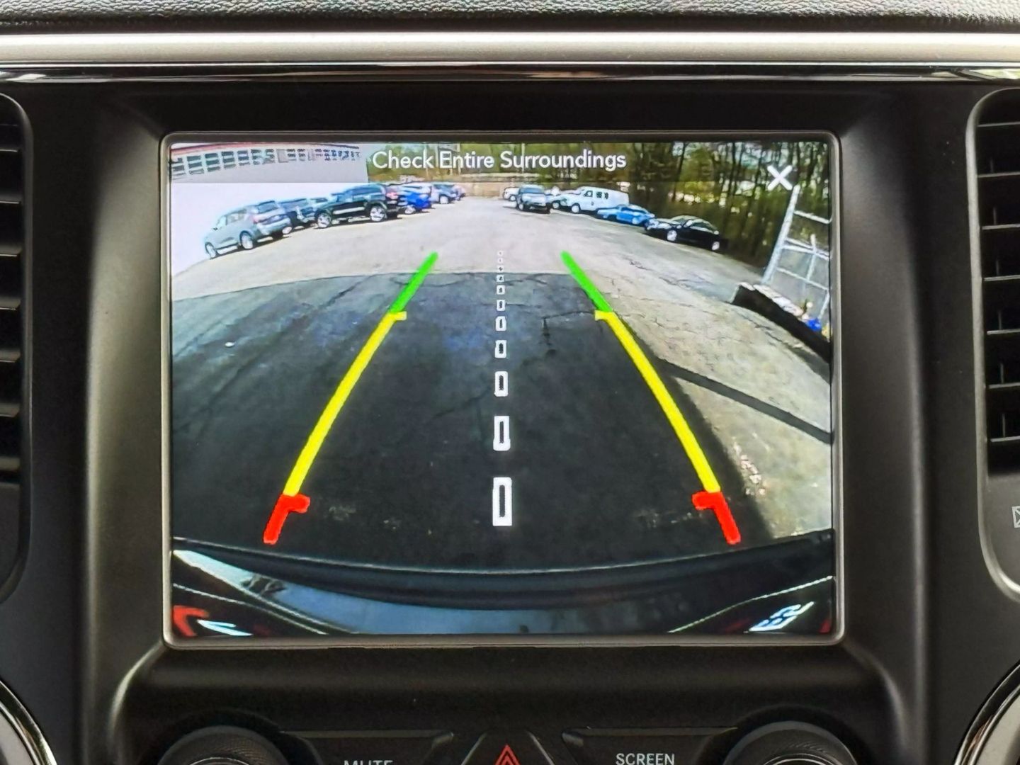 2018 Jeep Grand Cherokee - Image 32