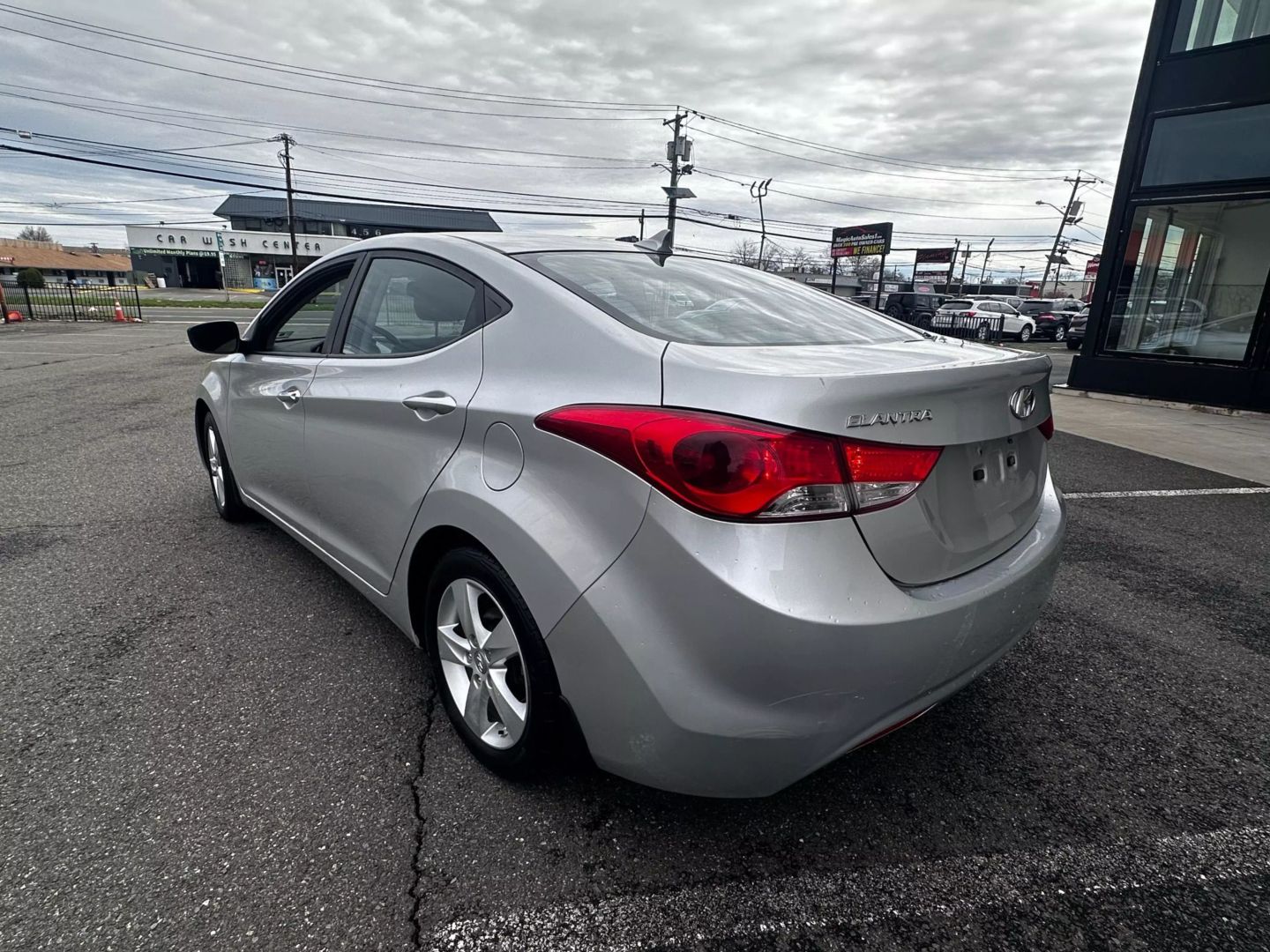 2013 Hyundai Elantra - Image 4