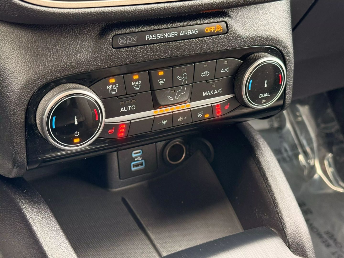 2022 Ford Escape - Image 45