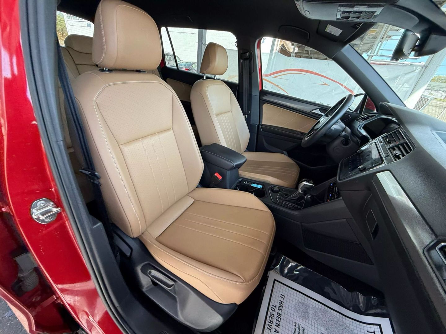 2022 Volkswagen Tiguan - Image 26
