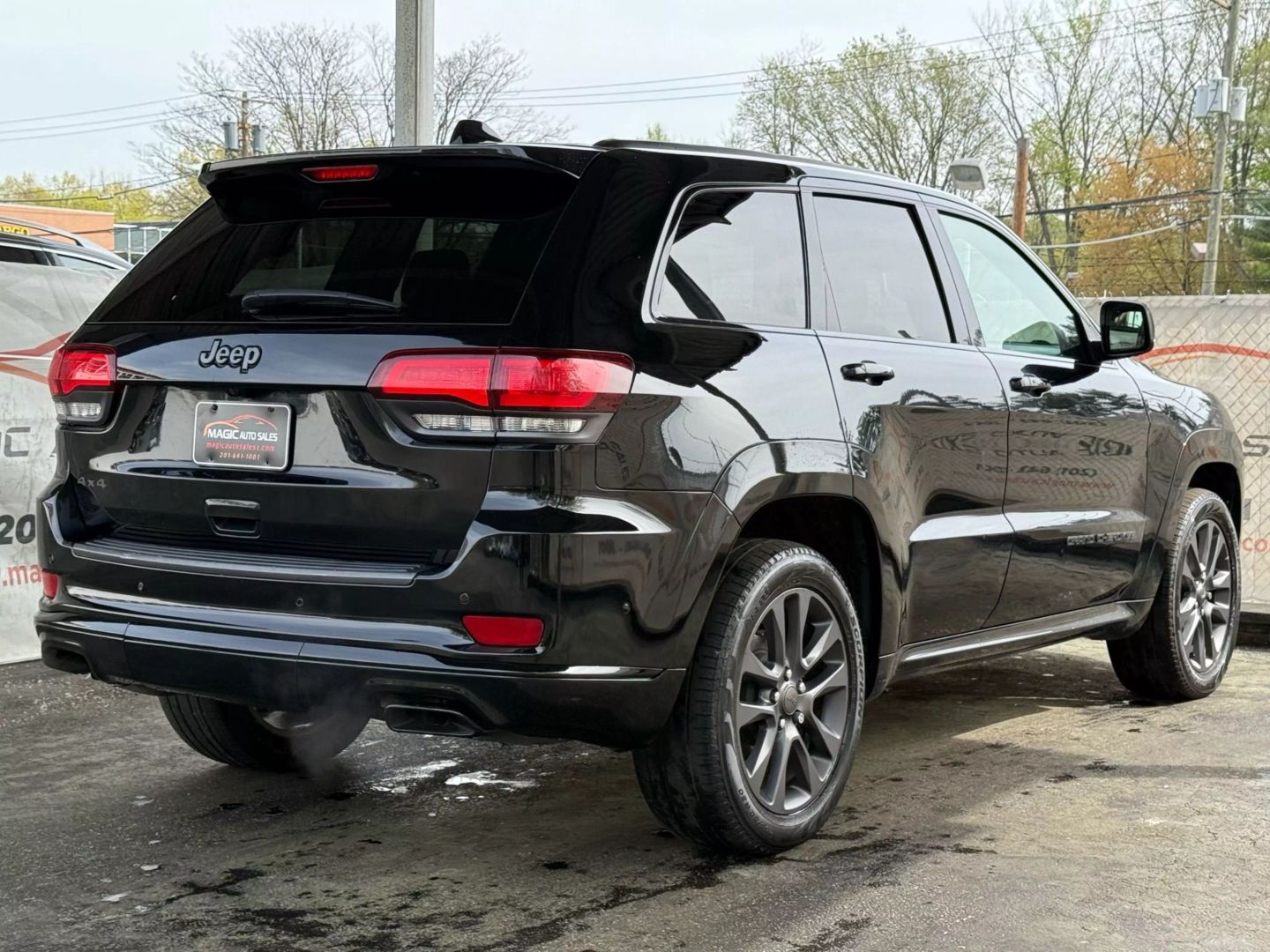 2018 Jeep Grand Cherokee - Image 9