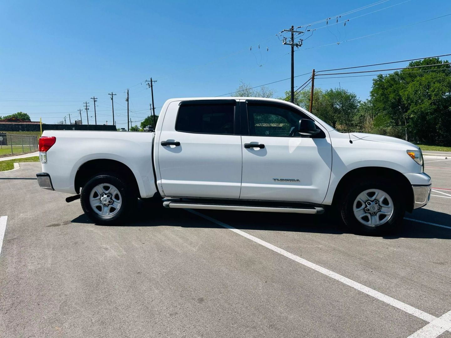 2010 Toyota Tundra Crewmax - Image 5