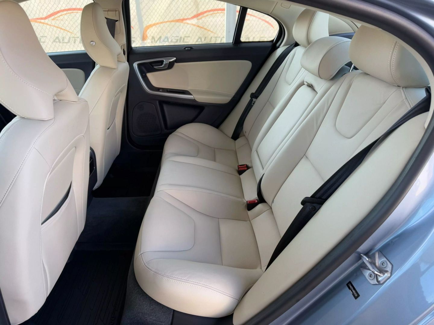 2017 Volvo S60 - Image 18