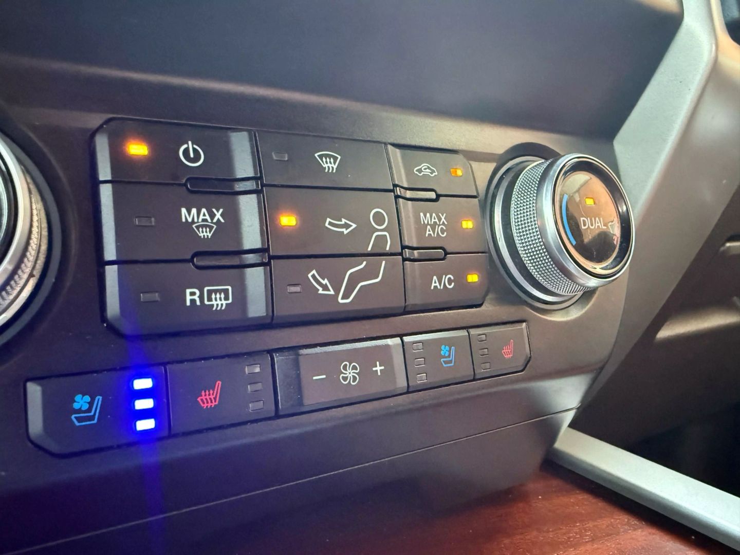 2021 Ford F250 Super Duty Crew Cab - Image 37