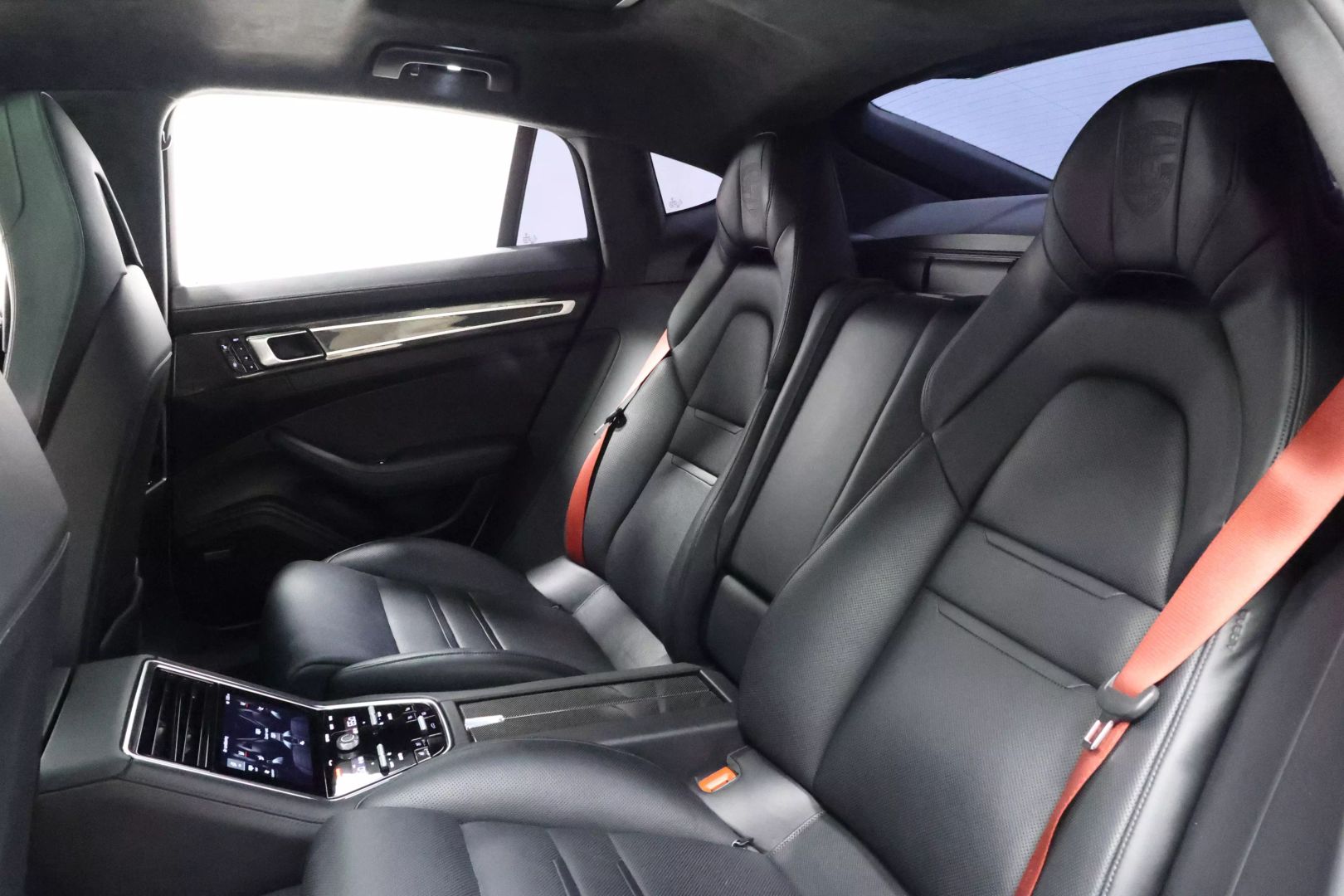 2017 Porsche Panamera - Image 3